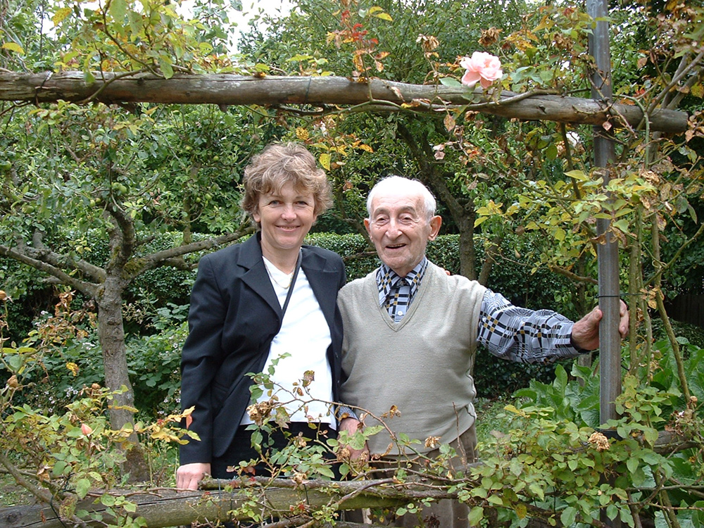 Monika Dennis and Kurt Munzer in his garden in Leicester