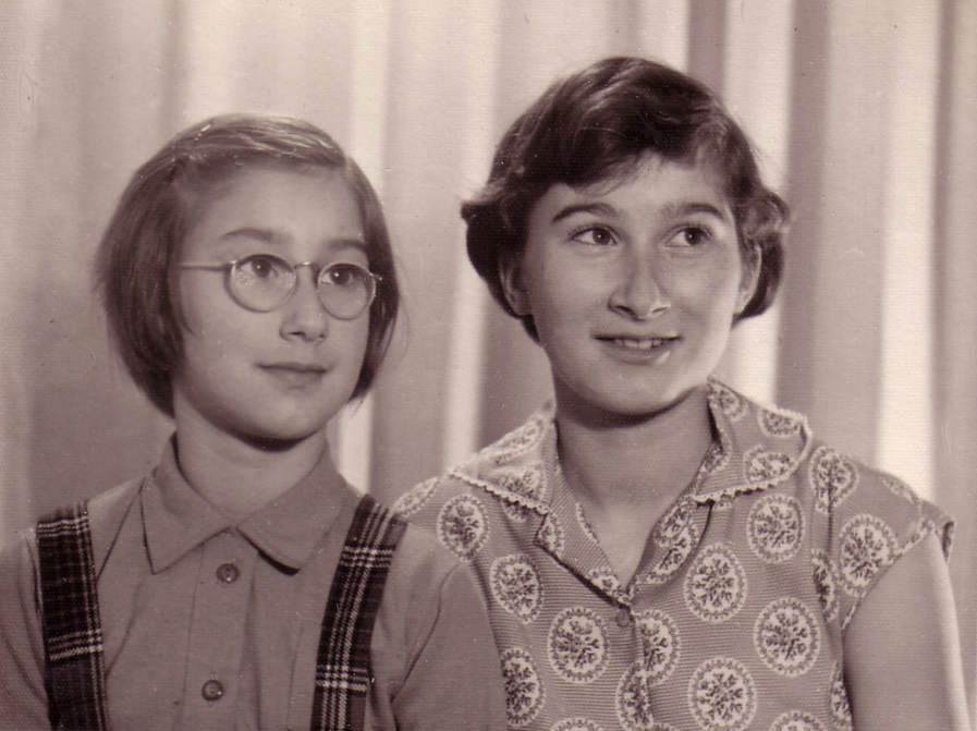 Ruth and Evi Munzer, 1954