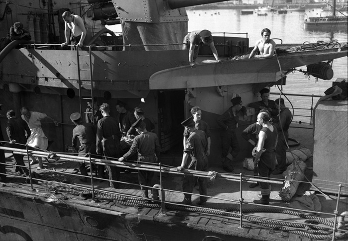 HMS Venomous moored alongside USS Augusta