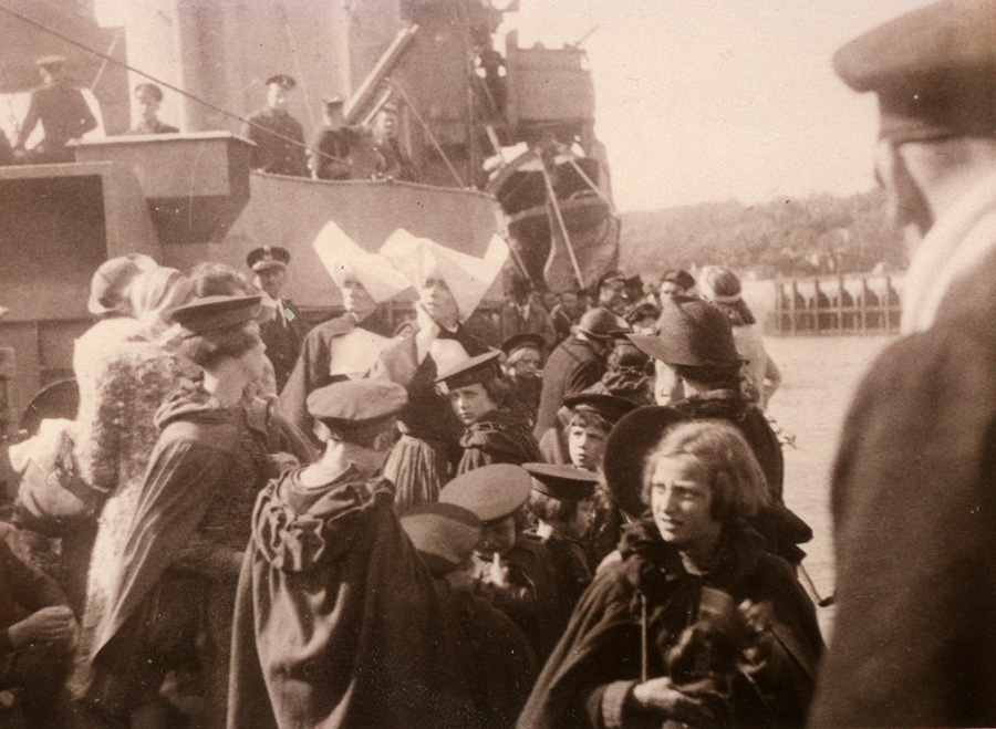 Nuns and orphans on Venomous, 22 May 1940