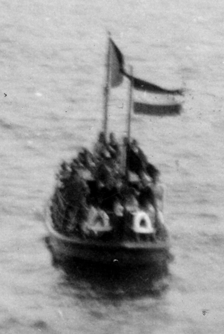 Dutch lifeboat crammed with Jewish refugees