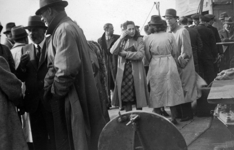Dutch refugees aboard HMS Venomous, May 15 1940