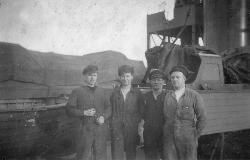 Jabez Skelhorne and shipmates on Hecla